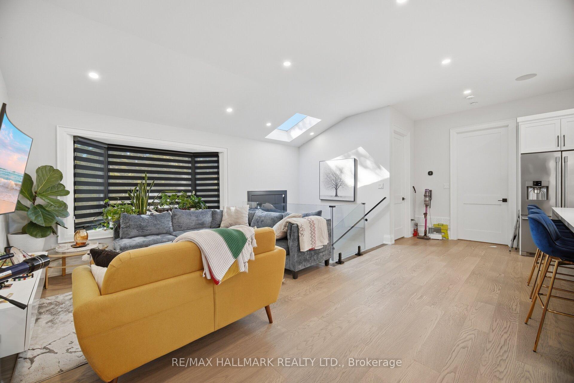 Photo 18 of 407 Bronte Road, Oakville, West — HOMEH