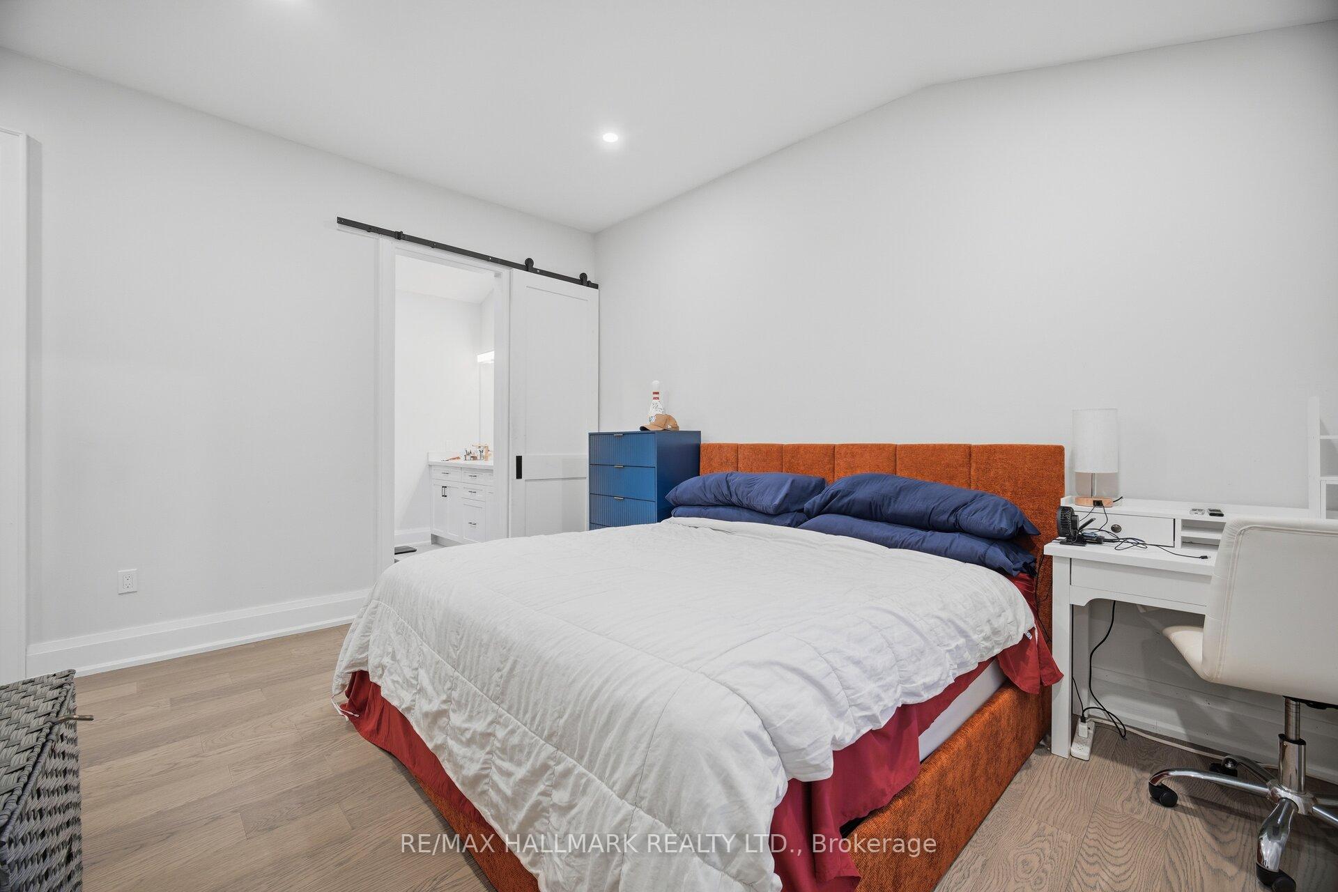 Photo 20 of 407 Bronte Road, Oakville, West — HOMEH