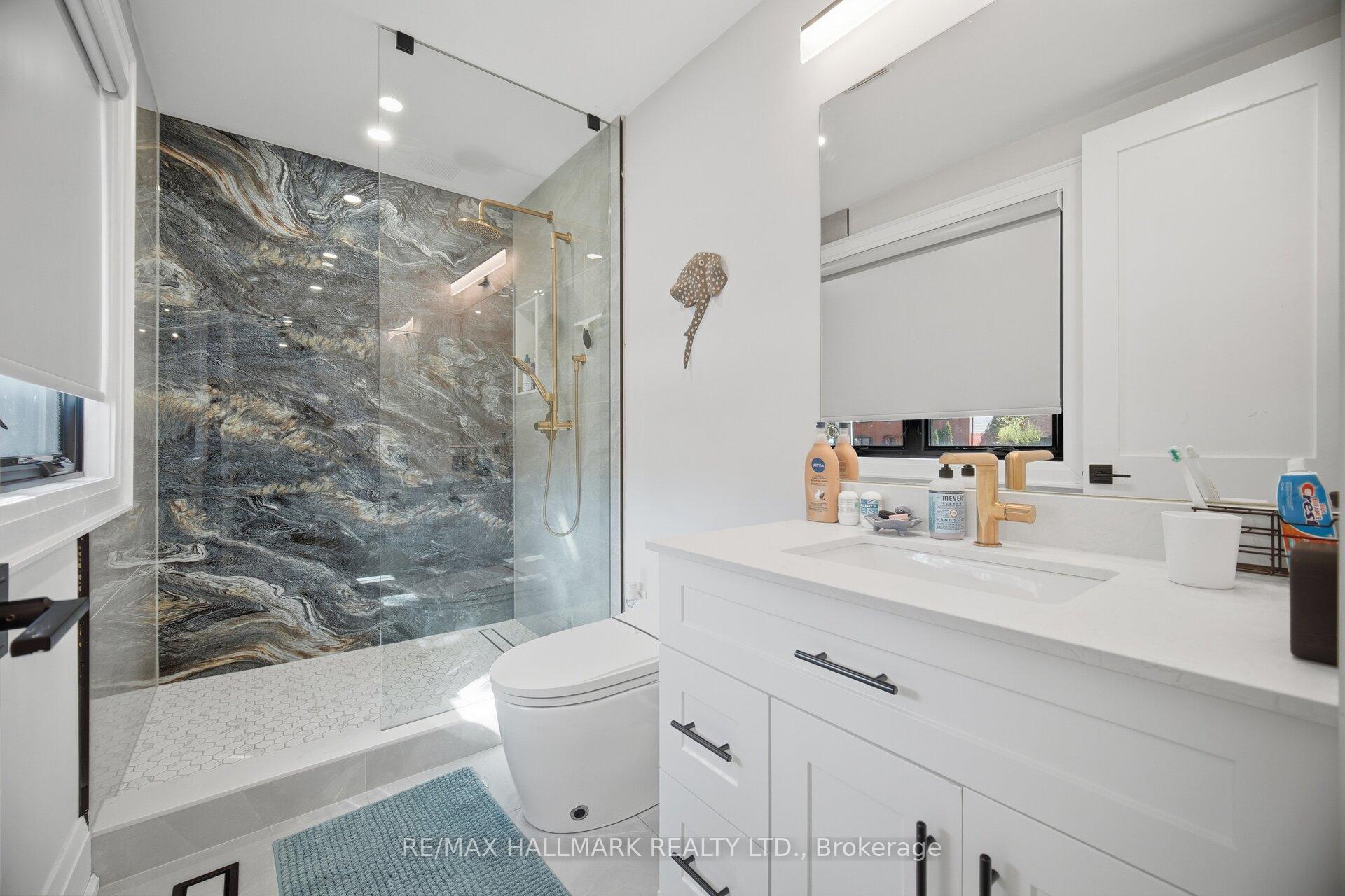 Photo 24 of 407 Bronte Road, Oakville, West — HOMEH