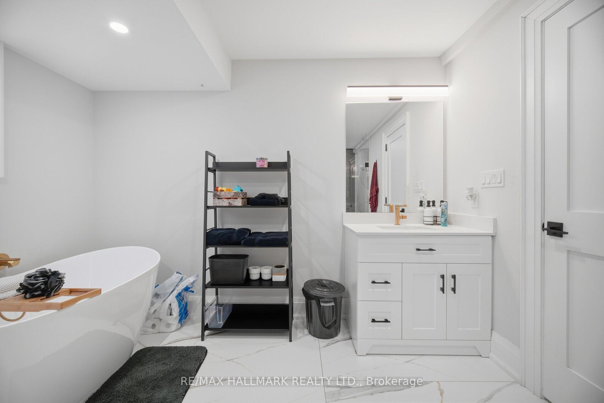 Photo 26 of 407 Bronte Road, Oakville, West — HOMEH