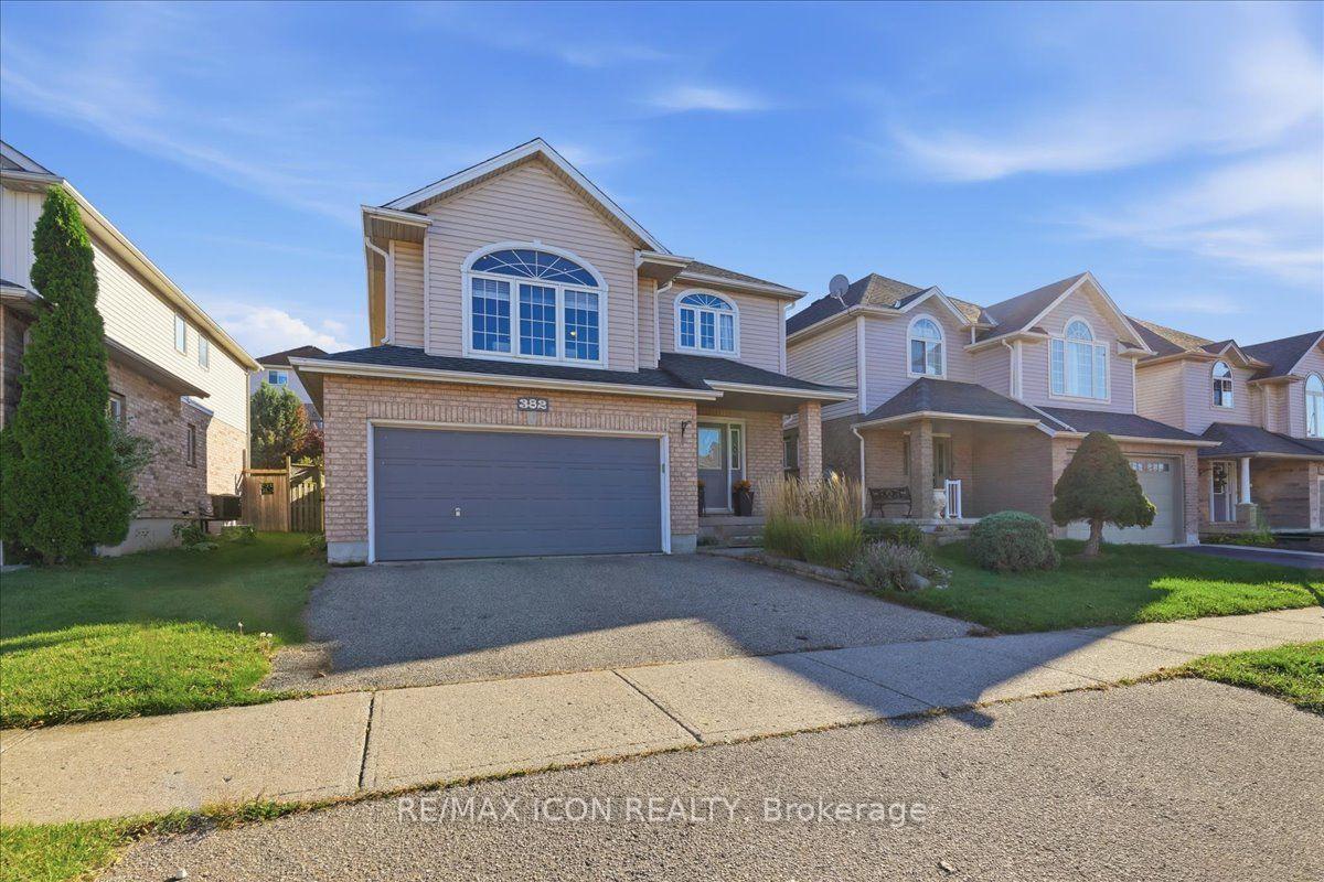 Photo 1 of 382 Mountain Laurel Crescent, Kitchener — HOMEH