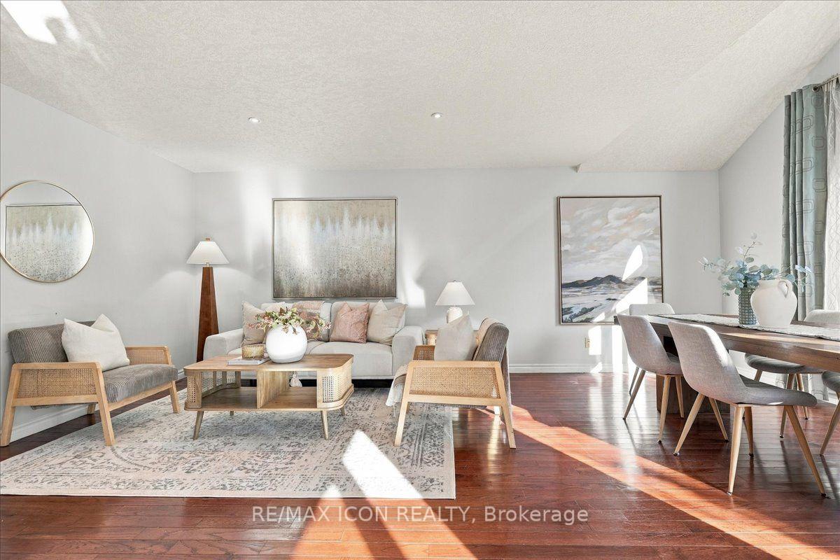 Photo 7 of 382 Mountain Laurel Crescent, Kitchener — HOMEH