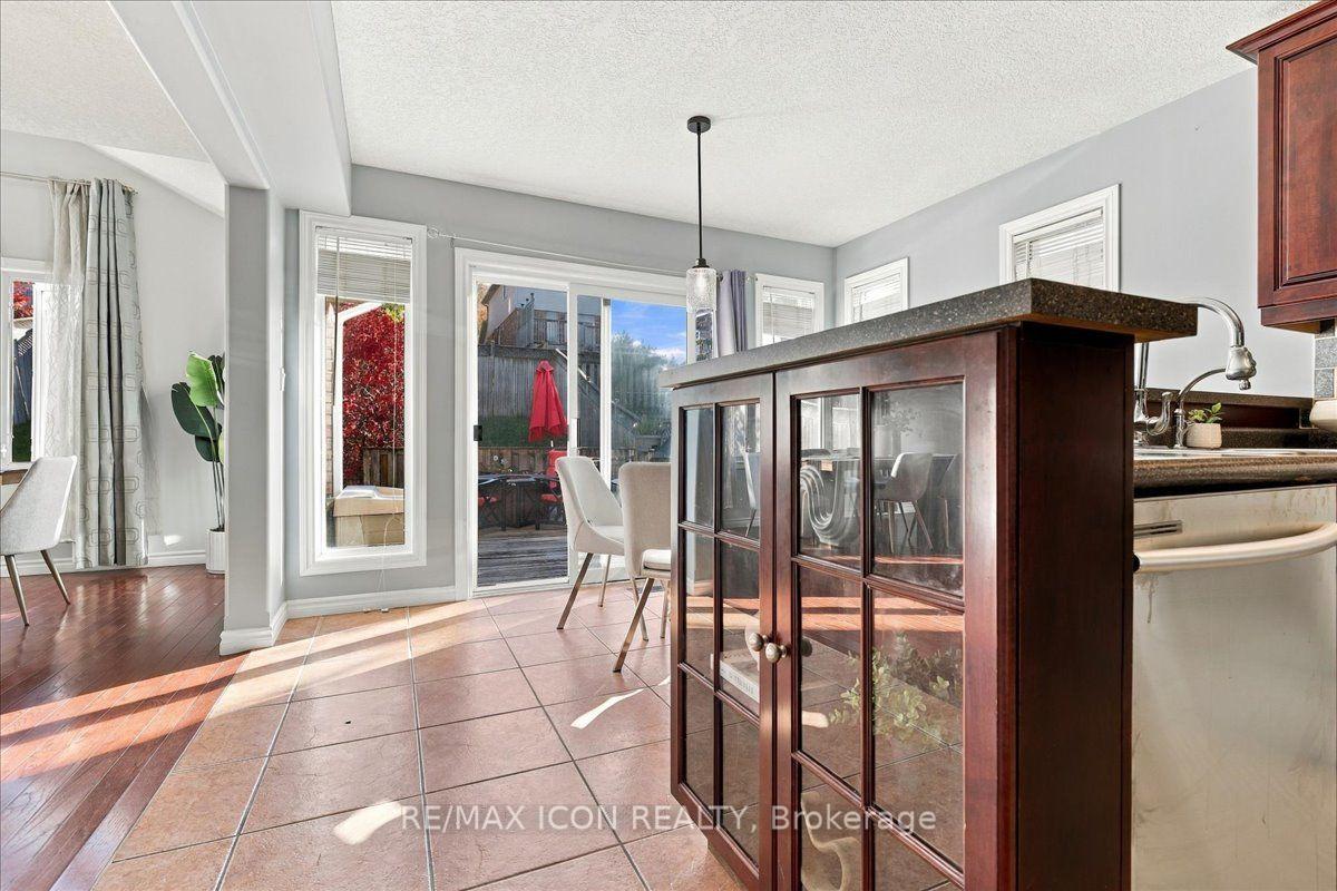 Photo 15 of 382 Mountain Laurel Crescent, Kitchener — HOMEH