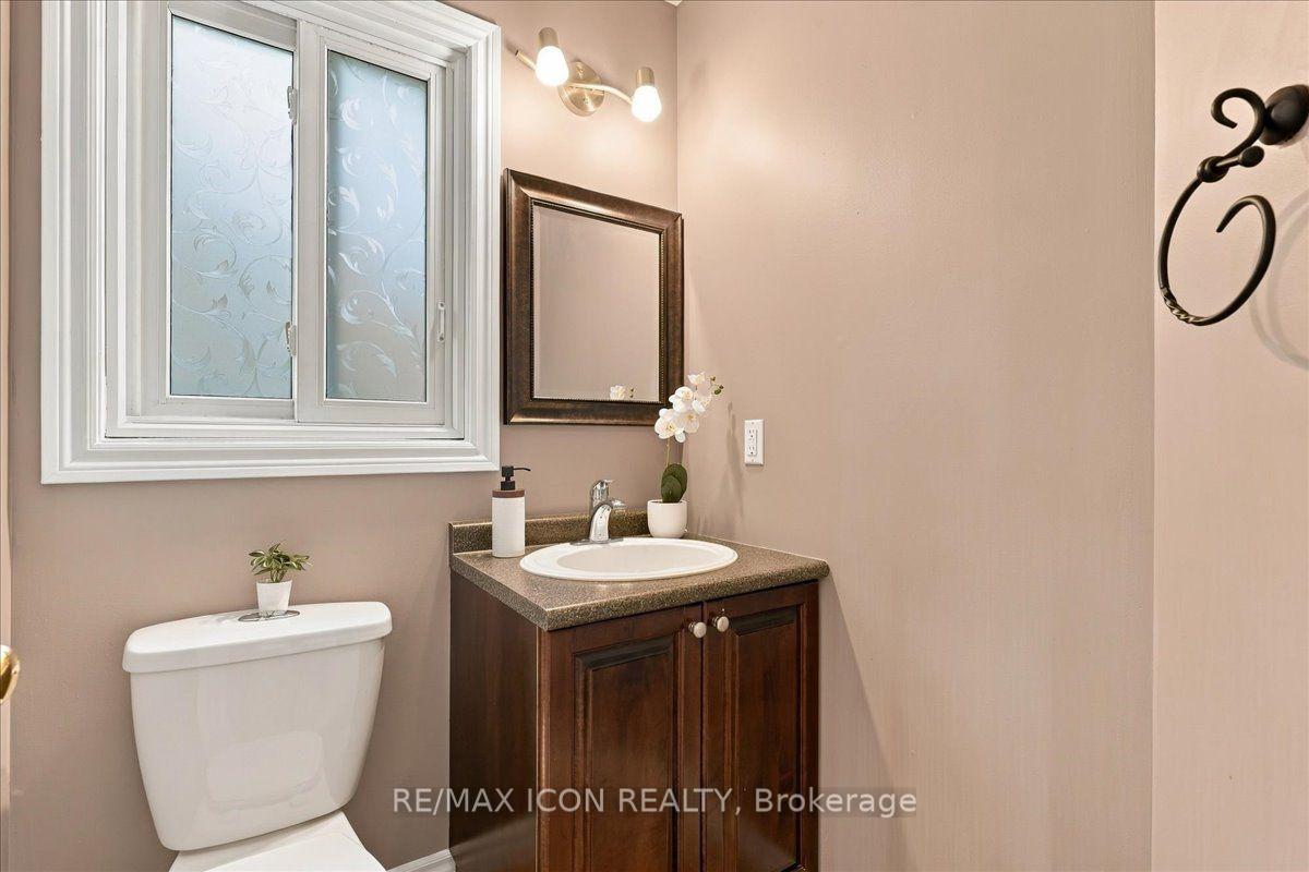Photo 19 of 382 Mountain Laurel Crescent, Kitchener — HOMEH