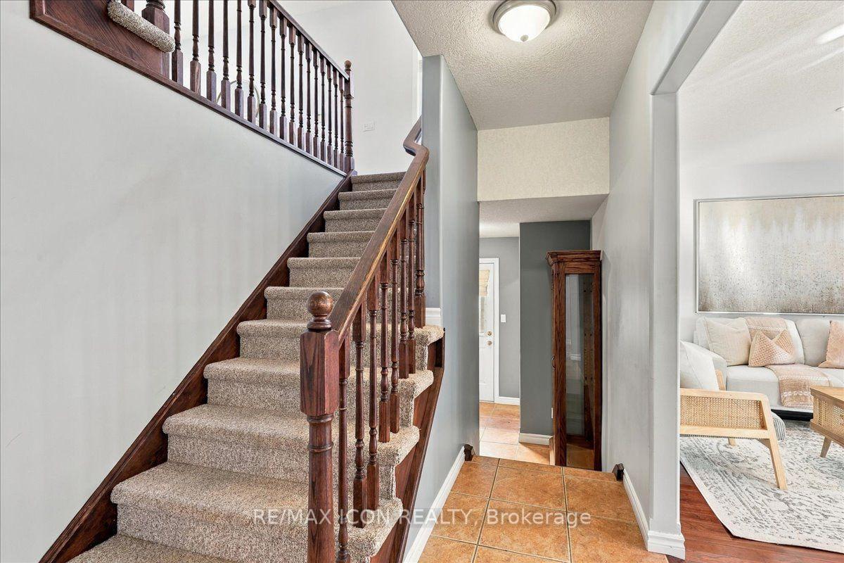 Photo 21 of 382 Mountain Laurel Crescent, Kitchener — HOMEH