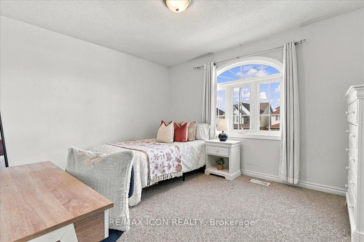 Photo 25 of 382 Mountain Laurel Crescent, Kitchener — HOMEH