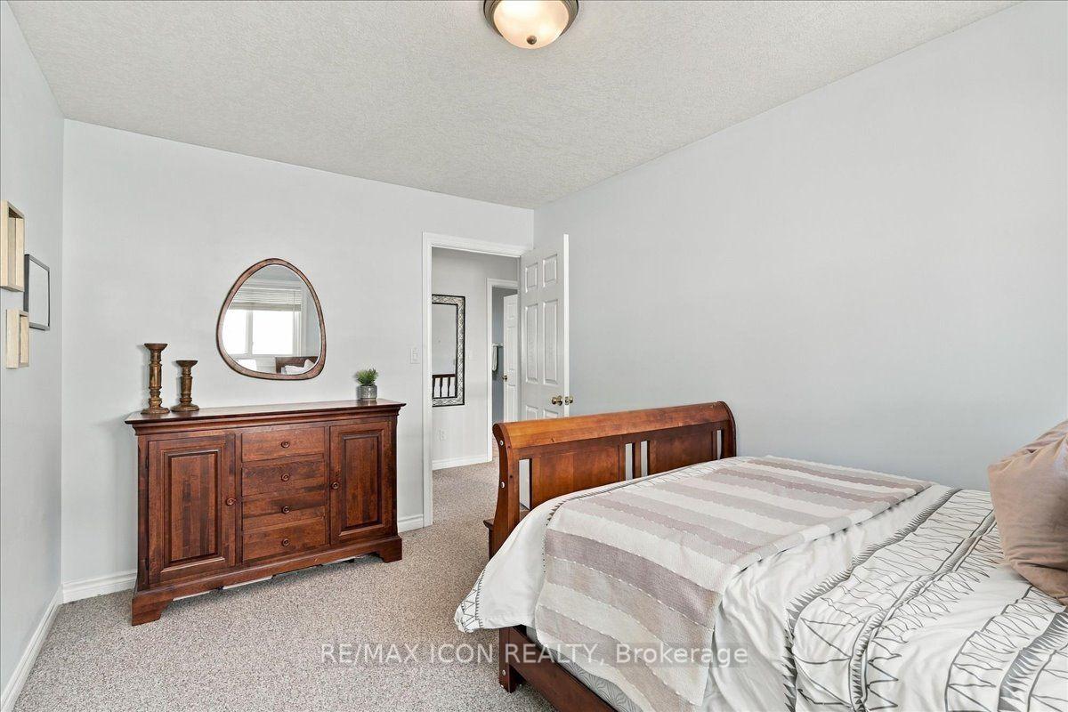 Photo 28 of 382 Mountain Laurel Crescent, Kitchener — HOMEH