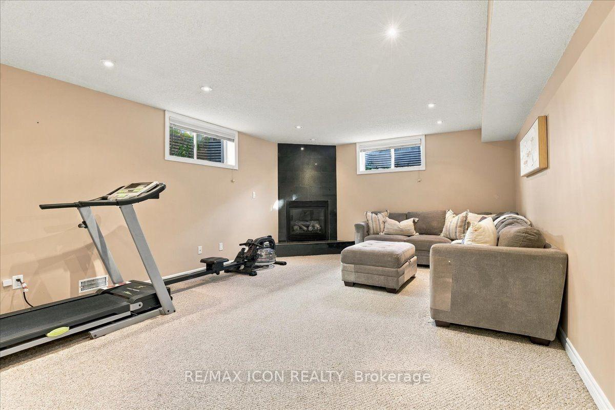 Photo 35 of 382 Mountain Laurel Crescent, Kitchener — HOMEH