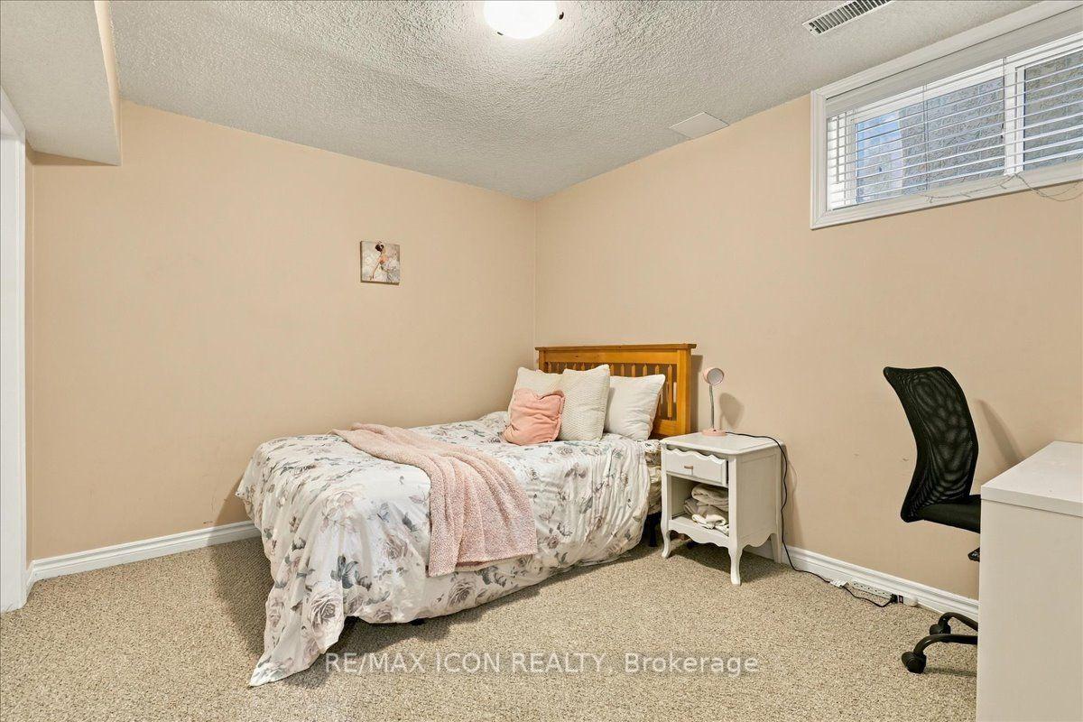 Photo 37 of 382 Mountain Laurel Crescent, Kitchener — HOMEH