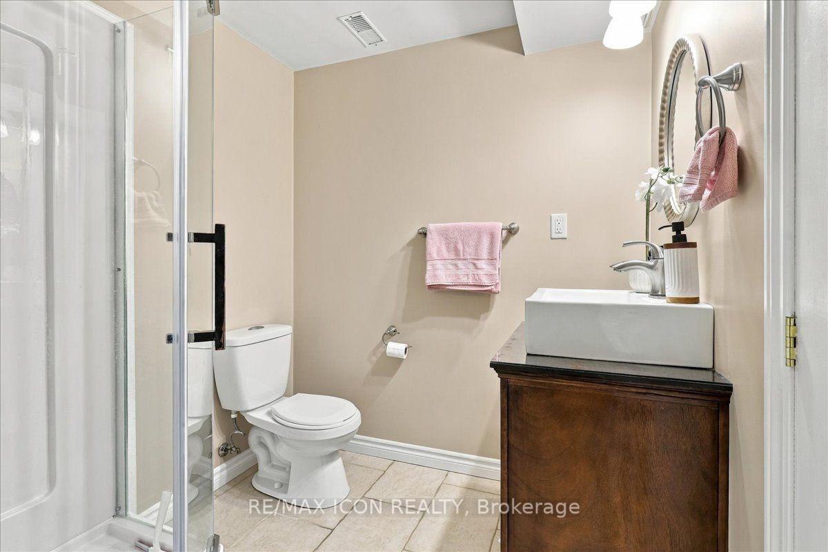 Photo 38 of 382 Mountain Laurel Crescent, Kitchener — HOMEH
