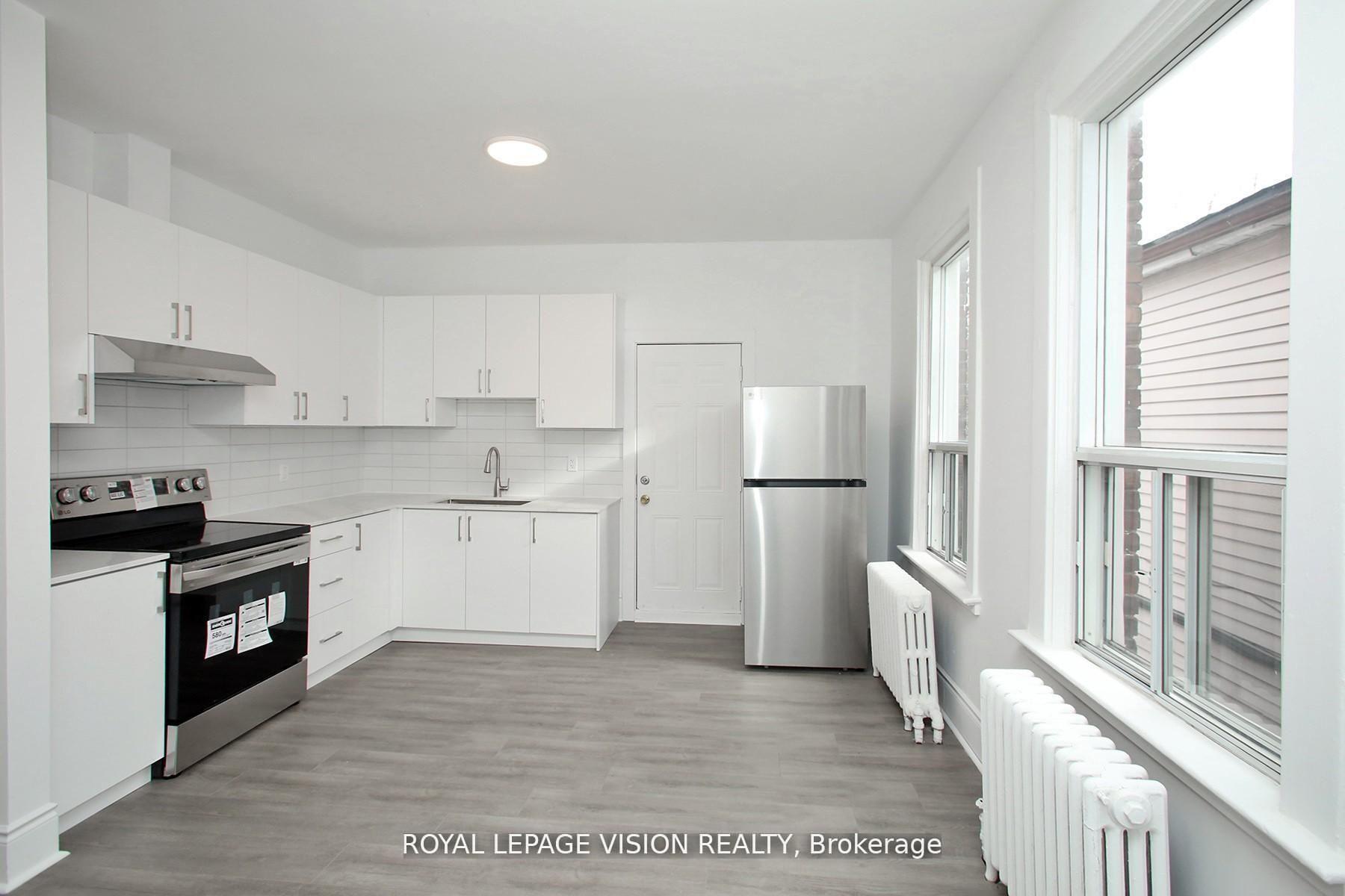 Photo 4 of Unit Upper, 819 Pape Avenue, Toronto, Danforth Village-East York — HOMEH