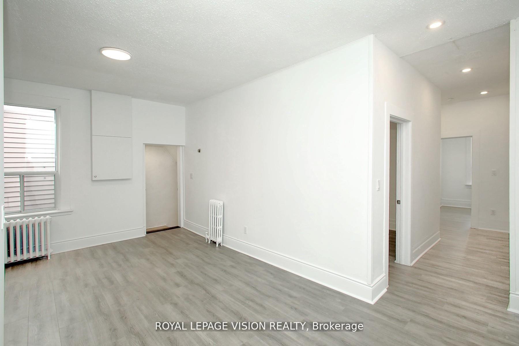 Photo 5 of Unit Upper, 819 Pape Avenue, Toronto, Danforth Village-East York — HOMEH