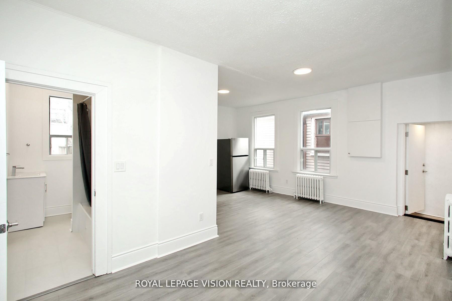 Photo 11 of Unit Upper, 819 Pape Avenue, Toronto, Danforth Village-East York — HOMEH