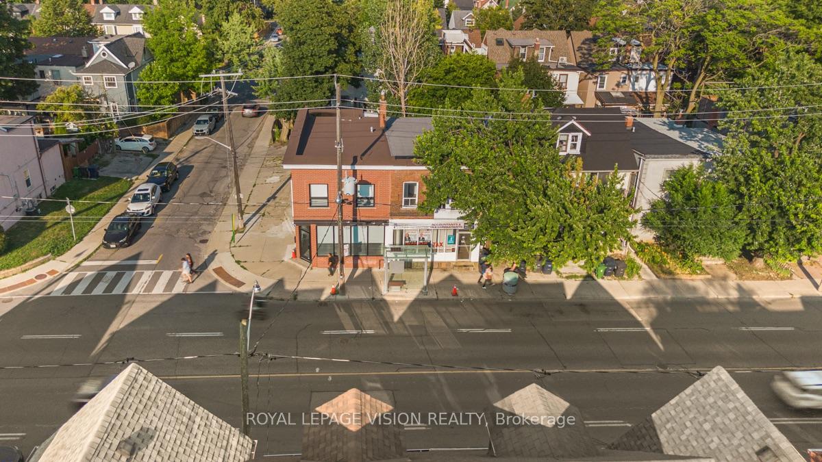 Photo 15 of Unit Upper, 819 Pape Avenue, Toronto, Danforth Village-East York — HOMEH