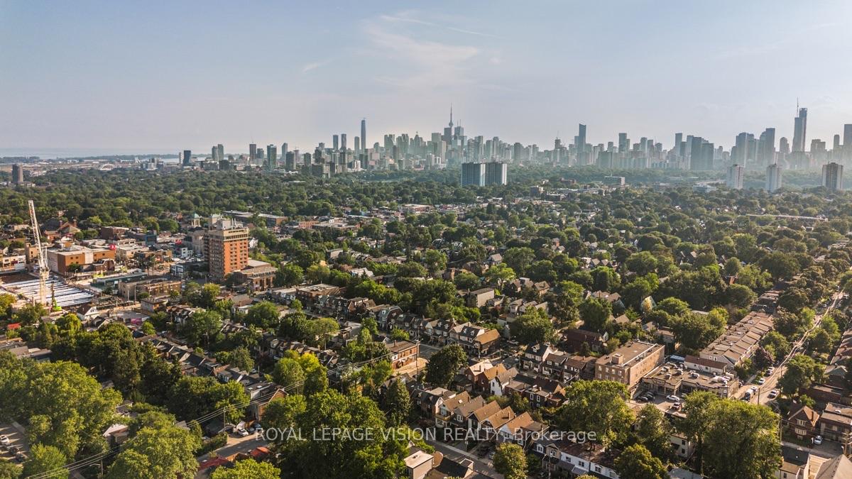 Photo 16 of Unit Upper, 819 Pape Avenue, Toronto, Danforth Village-East York — HOMEH