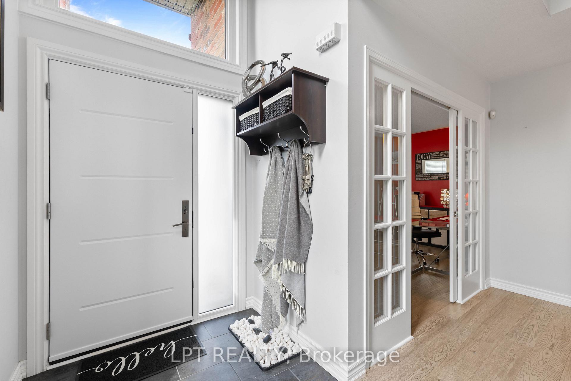 Photo 5 of 370 Silken Laumann Drive, Newmarket, Stonehaven-Wyndham — HOMEH