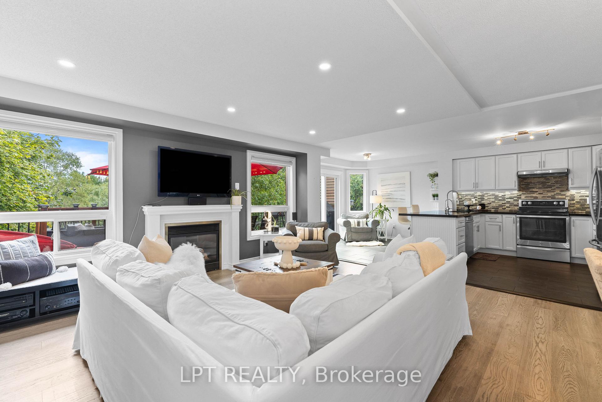 Photo 12 of 370 Silken Laumann Drive, Newmarket, Stonehaven-Wyndham — HOMEH