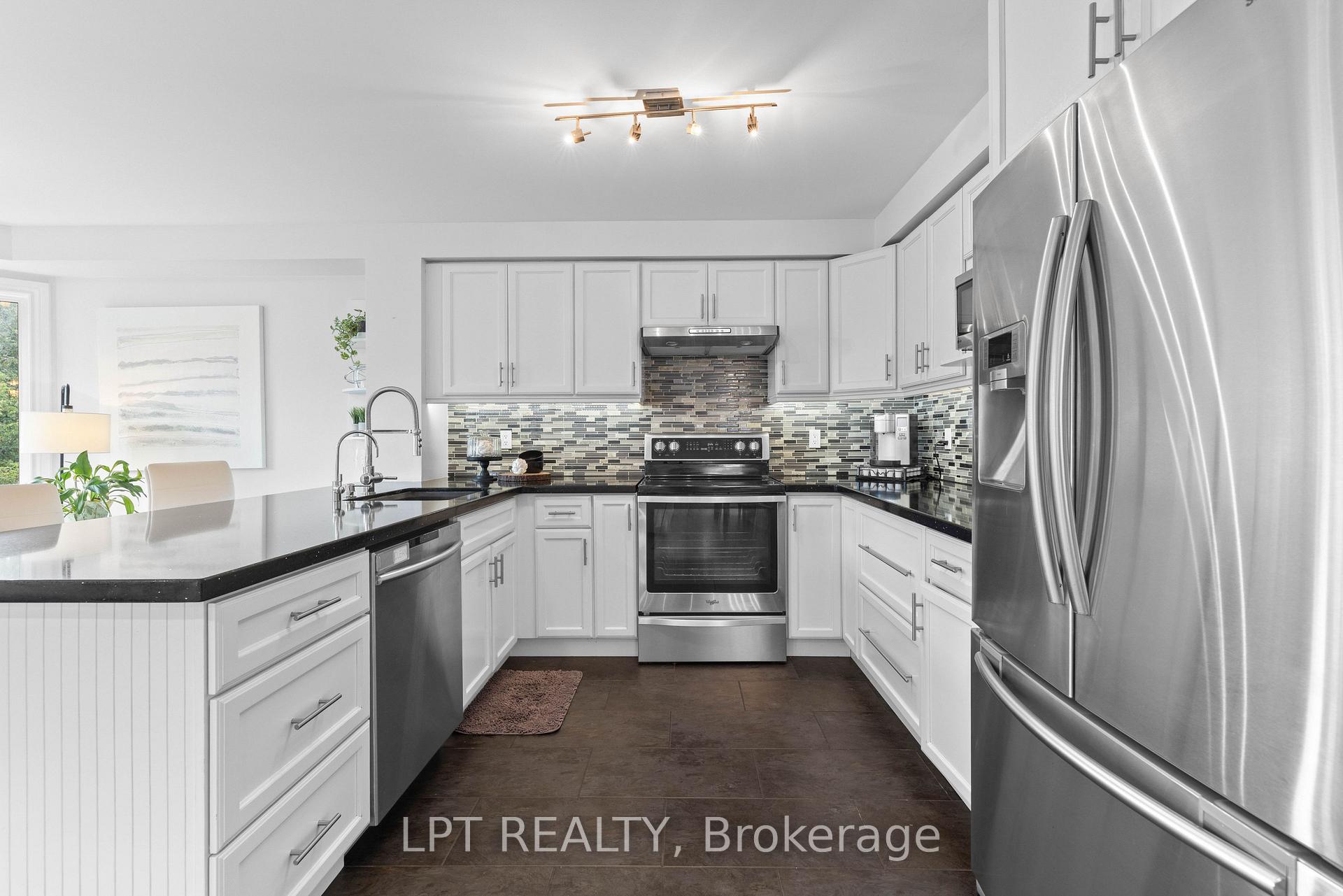 Photo 16 of 370 Silken Laumann Drive, Newmarket, Stonehaven-Wyndham — HOMEH