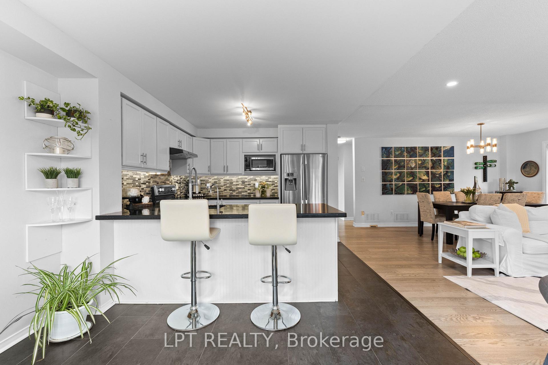 Photo 17 of 370 Silken Laumann Drive, Newmarket, Stonehaven-Wyndham — HOMEH