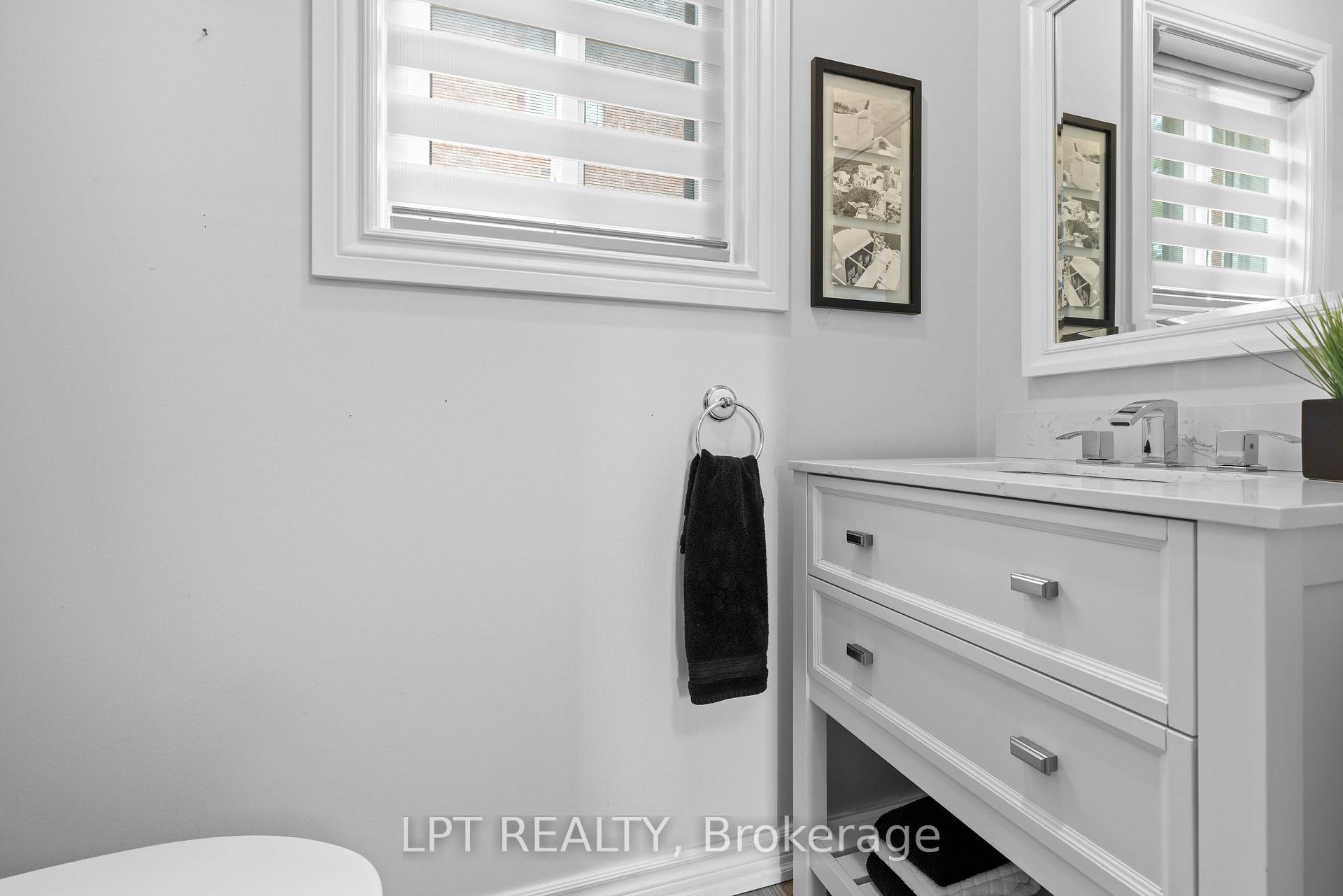 Photo 18 of 370 Silken Laumann Drive, Newmarket, Stonehaven-Wyndham — HOMEH