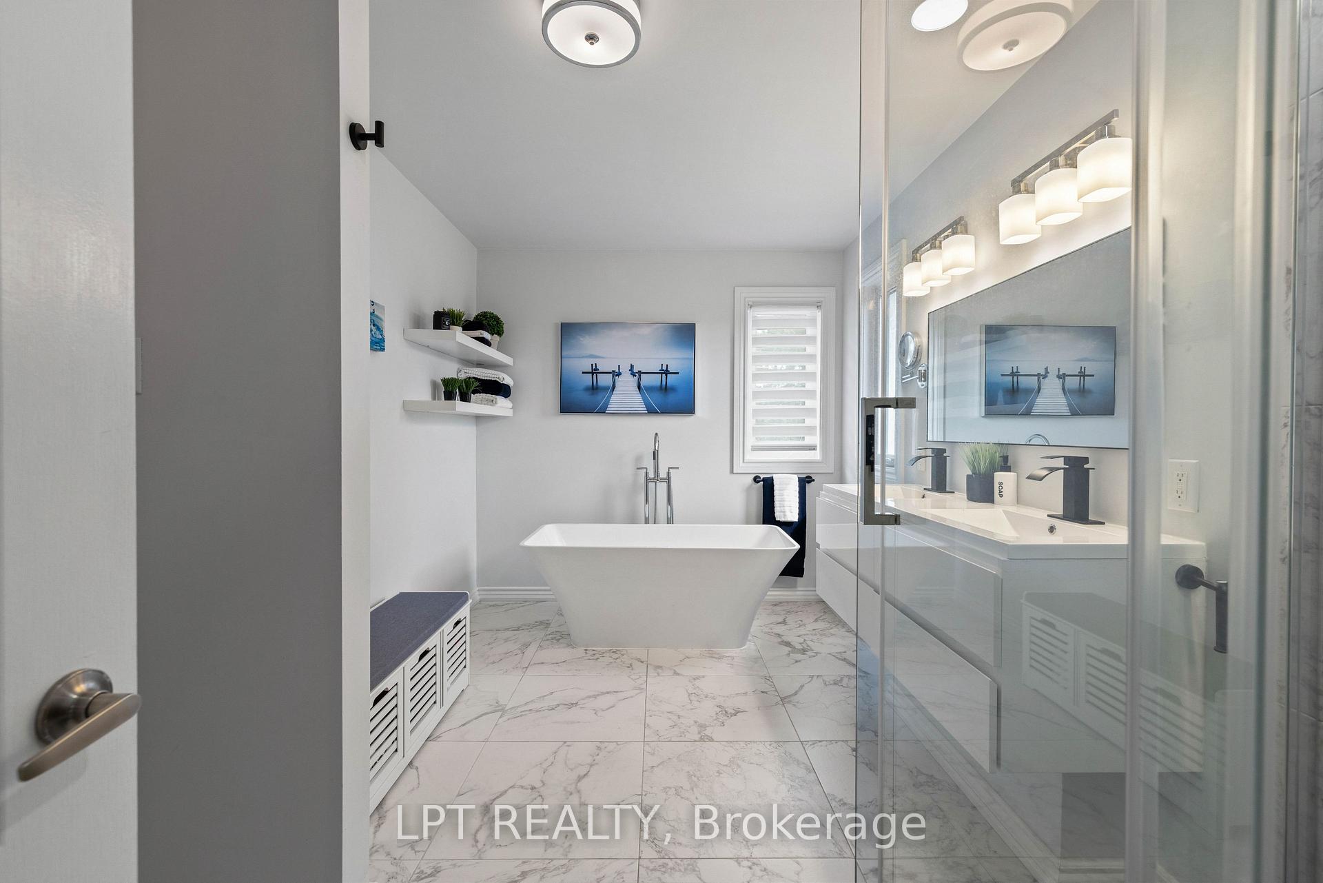 Photo 24 of 370 Silken Laumann Drive, Newmarket, Stonehaven-Wyndham — HOMEH