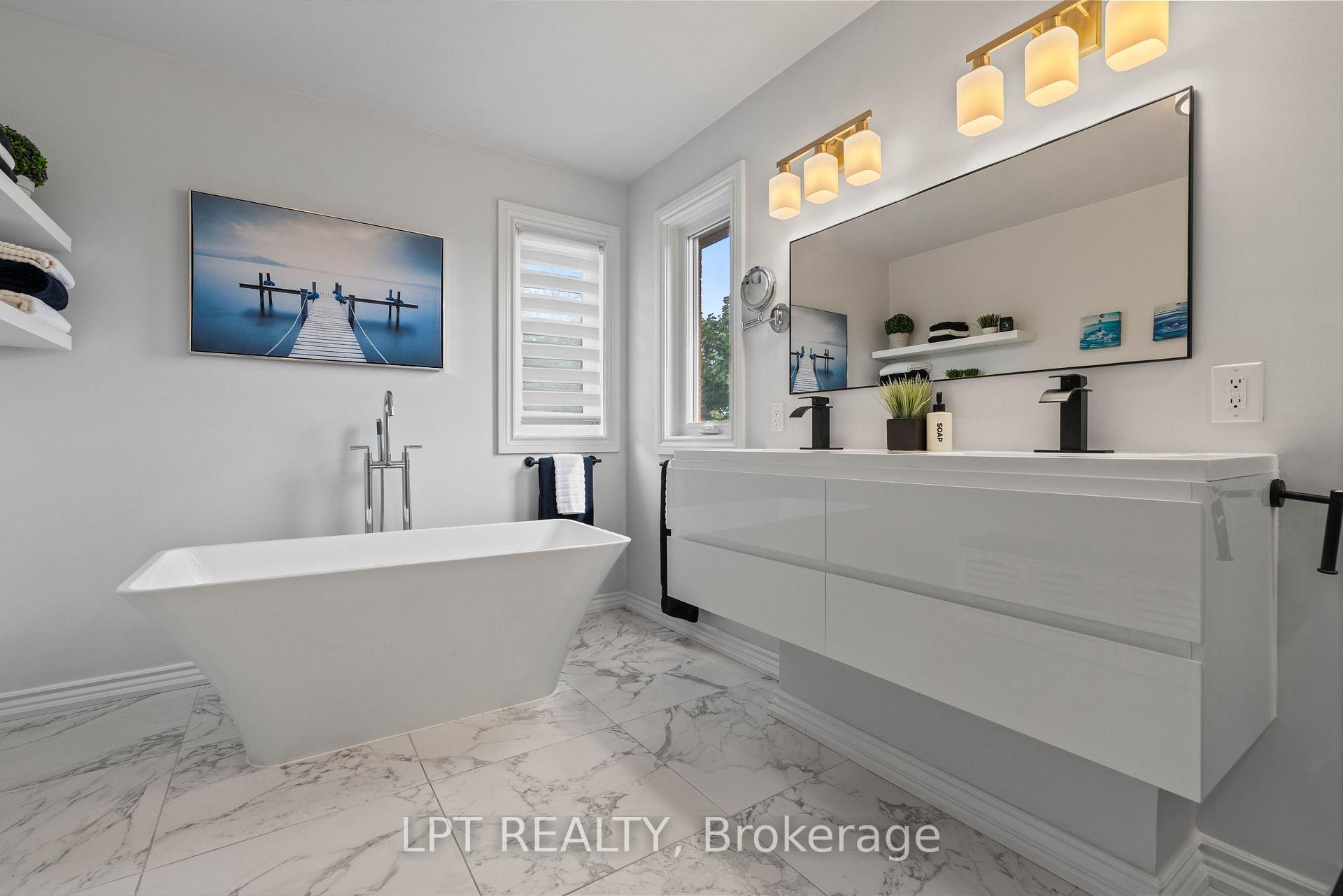Photo 25 of 370 Silken Laumann Drive, Newmarket, Stonehaven-Wyndham — HOMEH