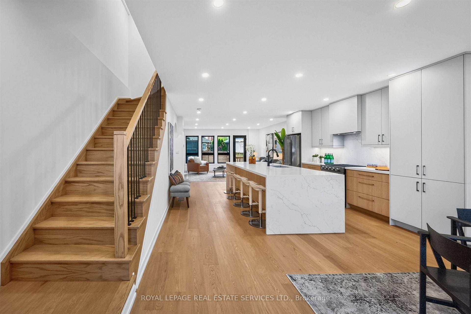 Photo 4 of 139 Priscilla Avenue, Toronto, Runnymede-Bloor West Village — HOMEH