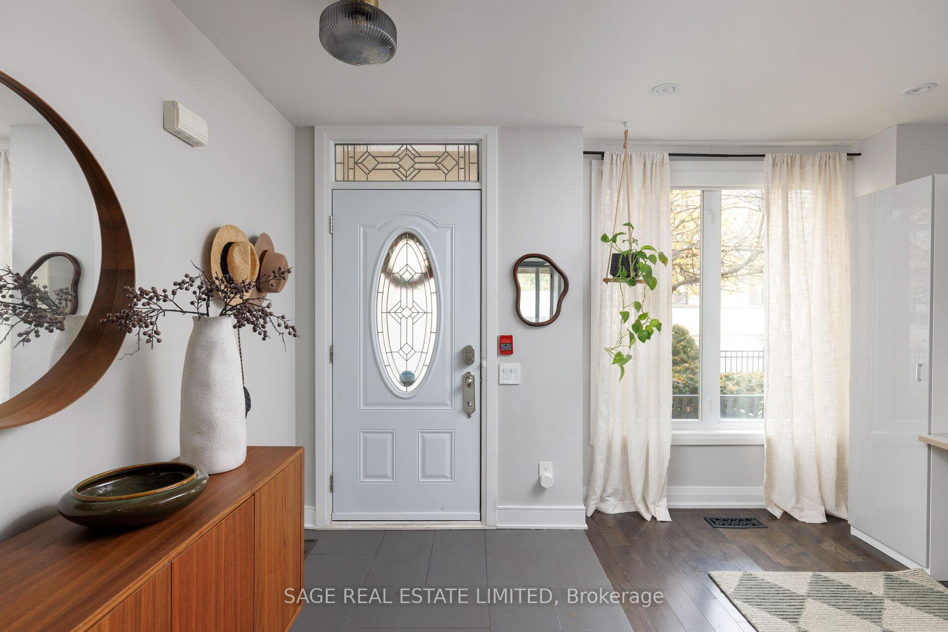 Photo 5 of Unit TH06, 140 Bathurst Street, Toronto, Niagara — HOMEH