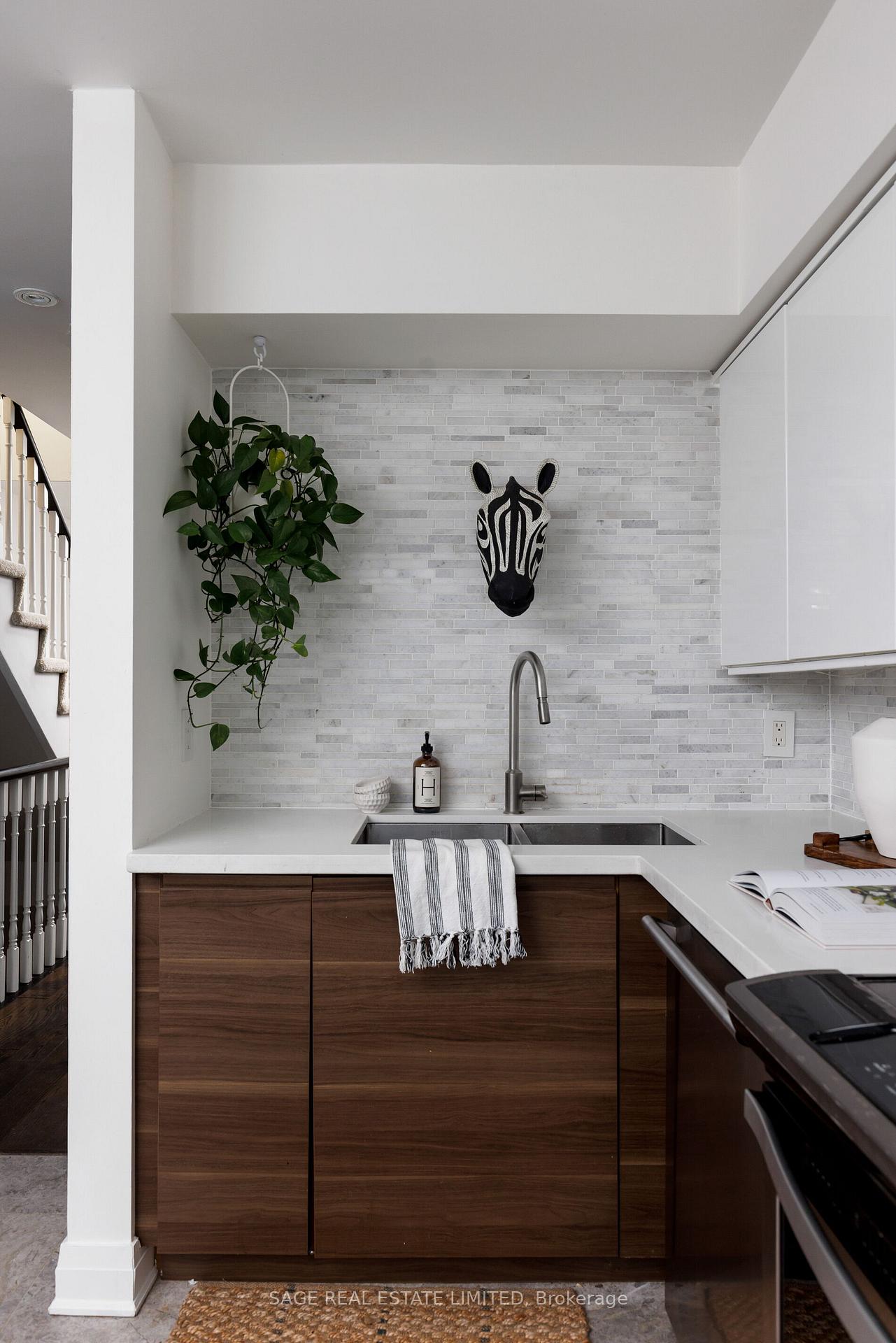 Photo 25 of Unit TH06, 140 Bathurst Street, Toronto, Niagara — HOMEH