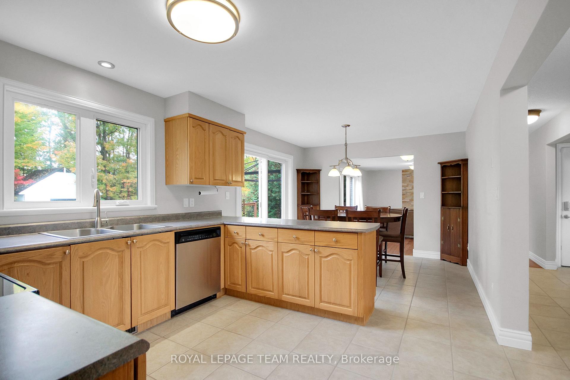 Photo 9 of 7089 Bush Drive, Ottawa, Greely — HOMEH