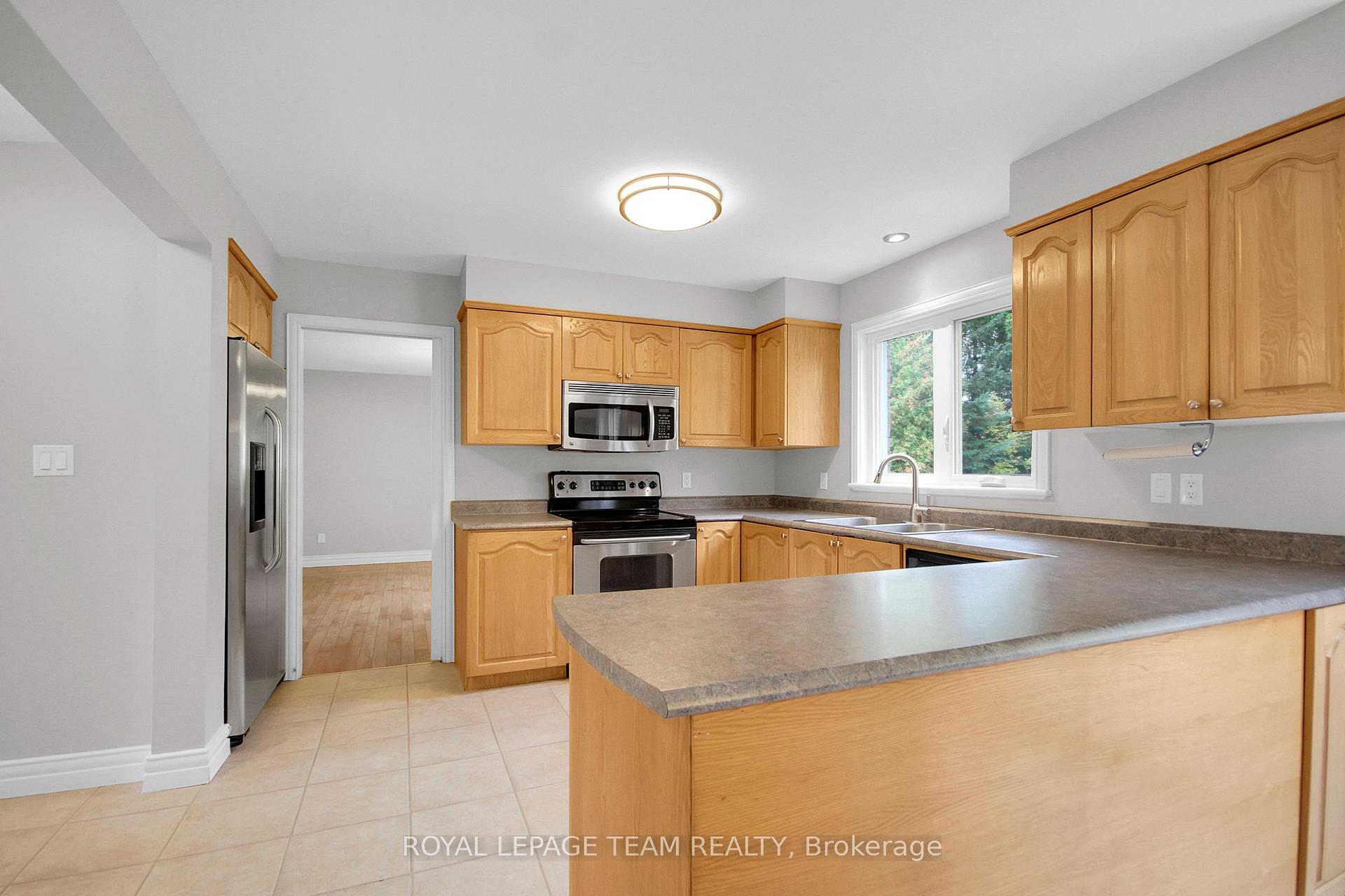 Photo 11 of 7089 Bush Drive, Ottawa, Greely — HOMEH