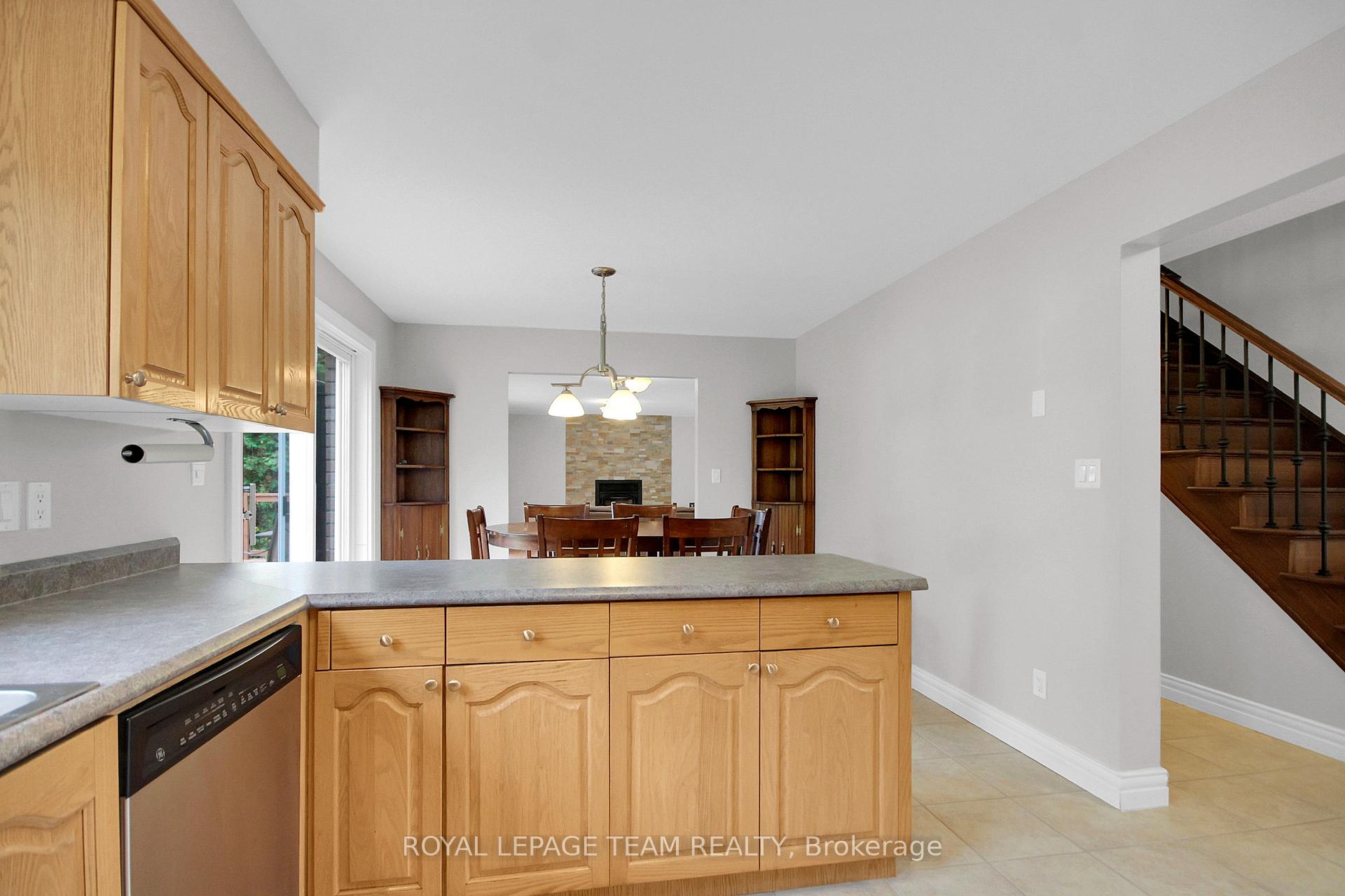 Photo 12 of 7089 Bush Drive, Ottawa, Greely — HOMEH