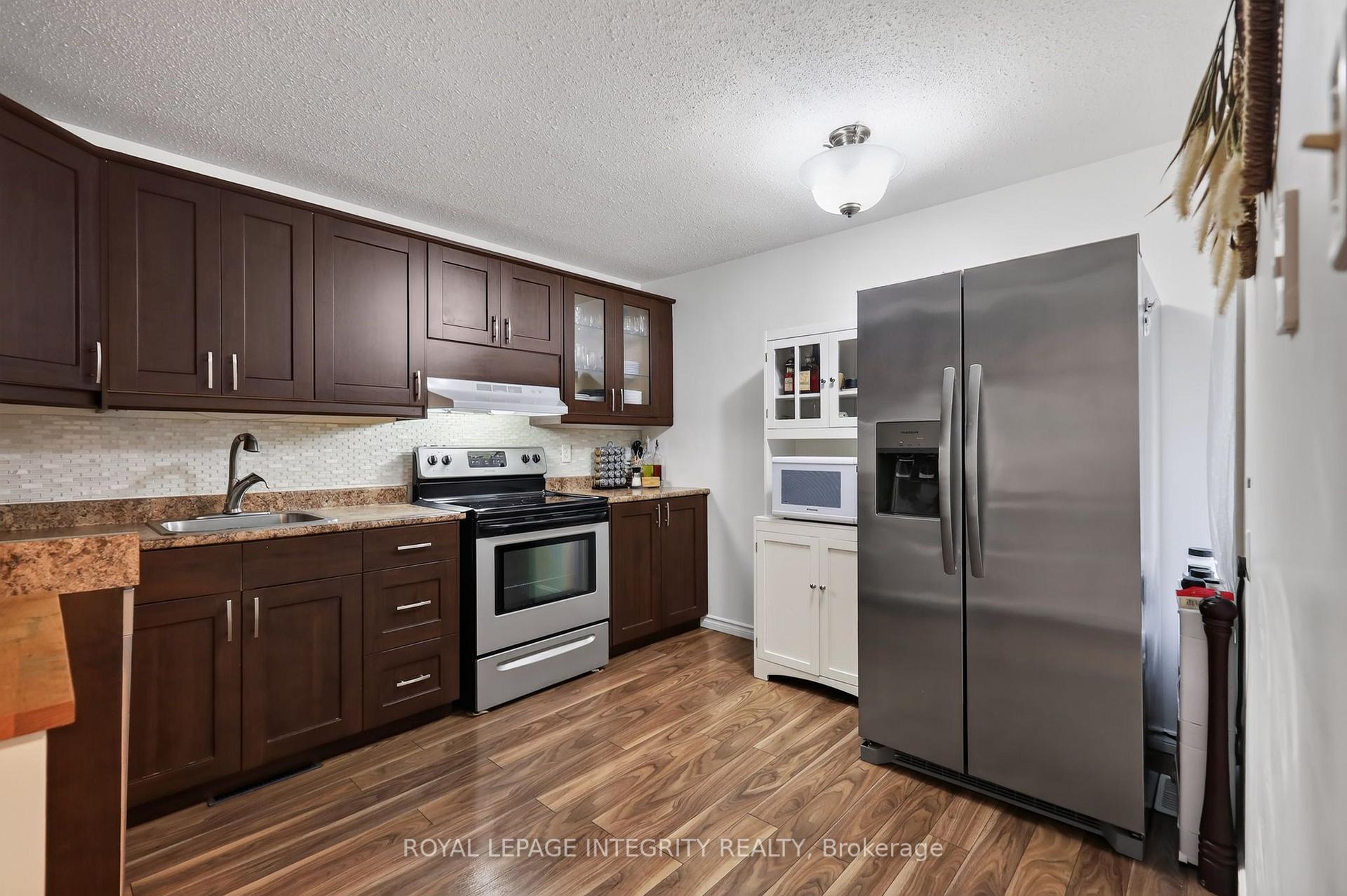 Photo 5 of 1723 Lafrance Drive, Ottawa, Queenswood Heights South — HOMEH