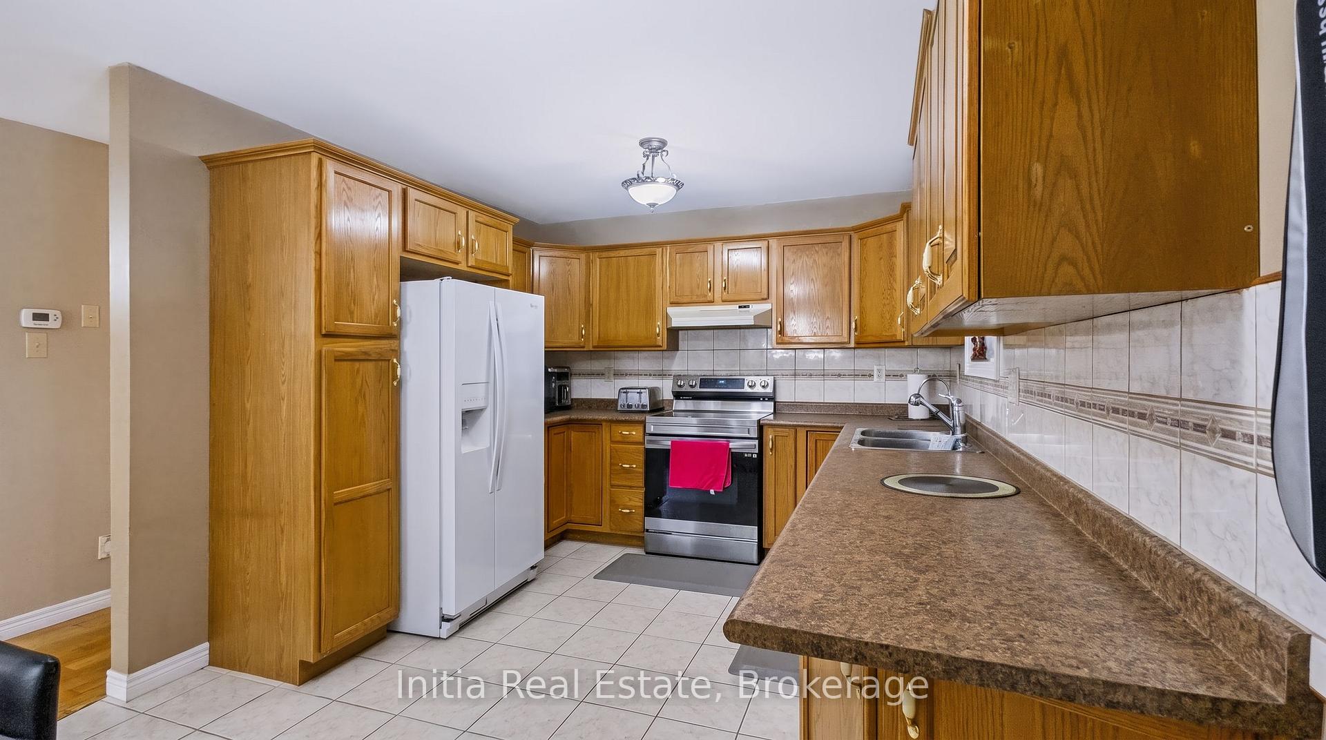 Photo 8 of 726 Sandison Street N, Windsor, Roseland East — HOMEH