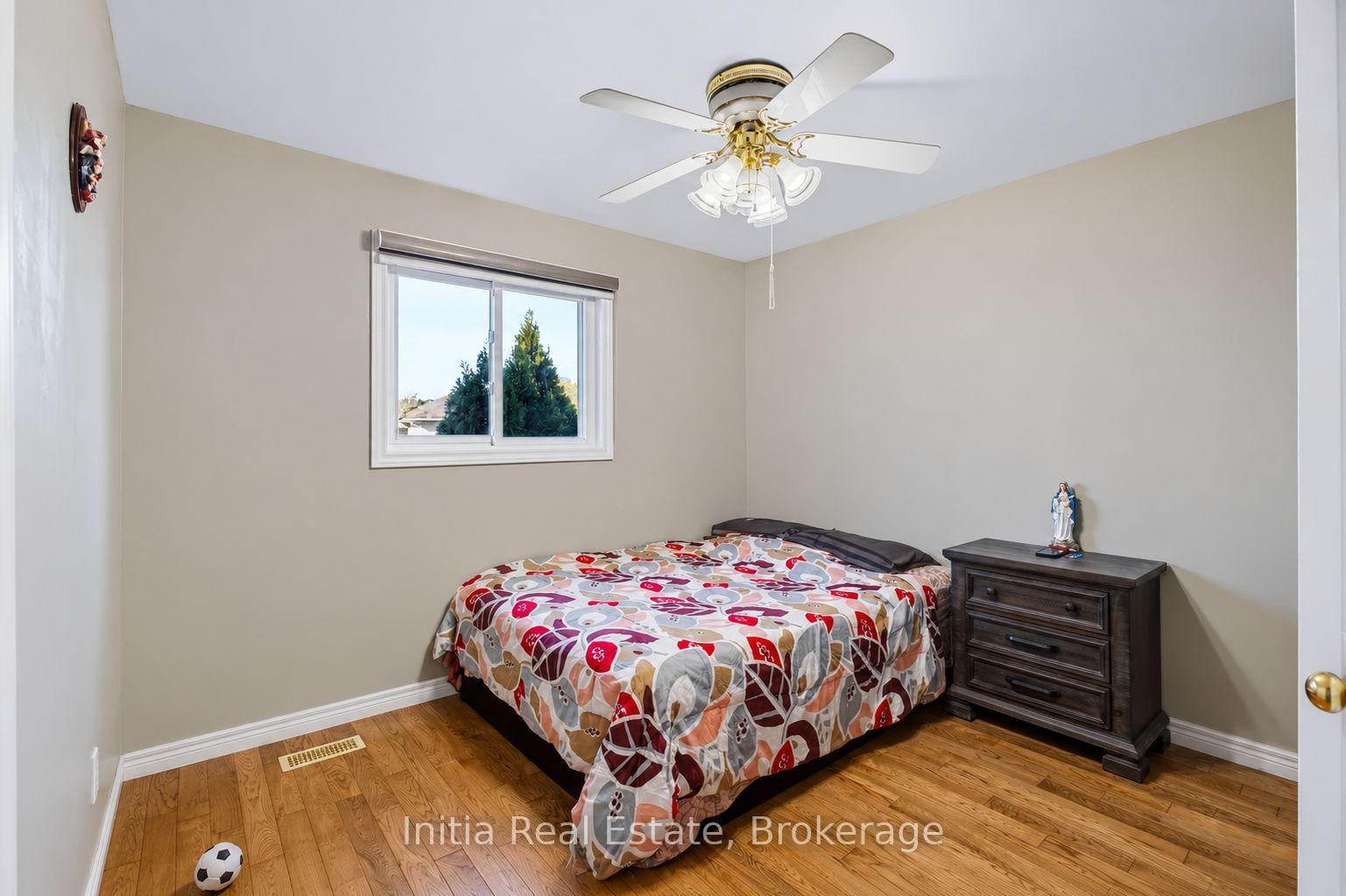 Photo 20 of 726 Sandison Street N, Windsor, Roseland East — HOMEH