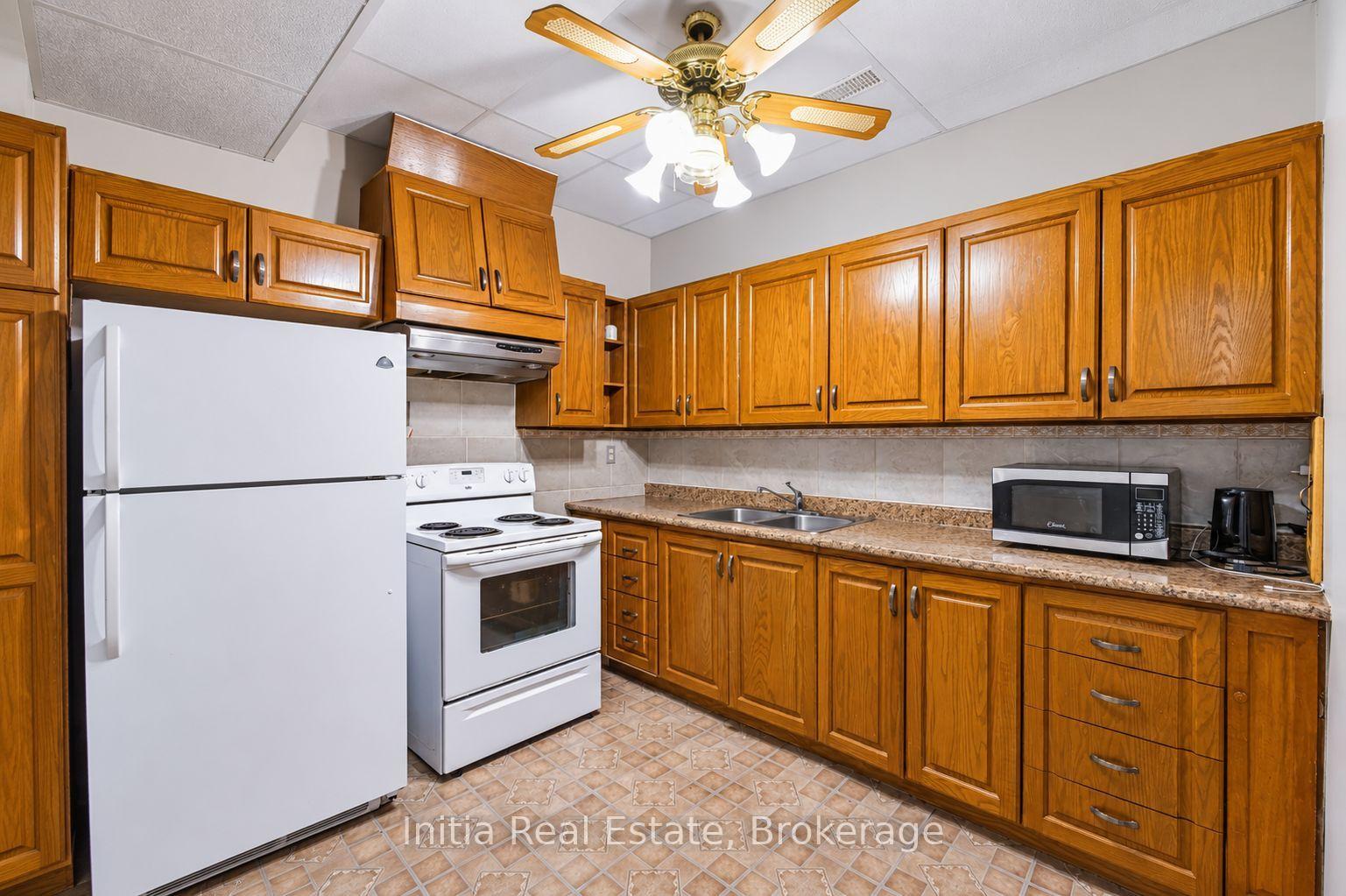 Photo 27 of 726 Sandison Street N, Windsor, Roseland East — HOMEH