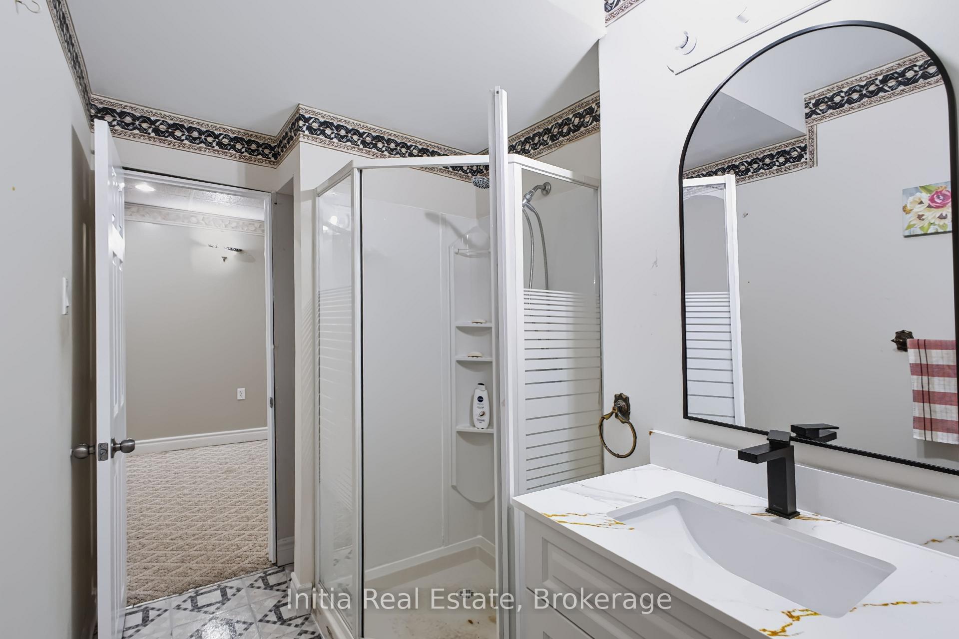 Photo 31 of 726 Sandison Street N, Windsor, Roseland East — HOMEH