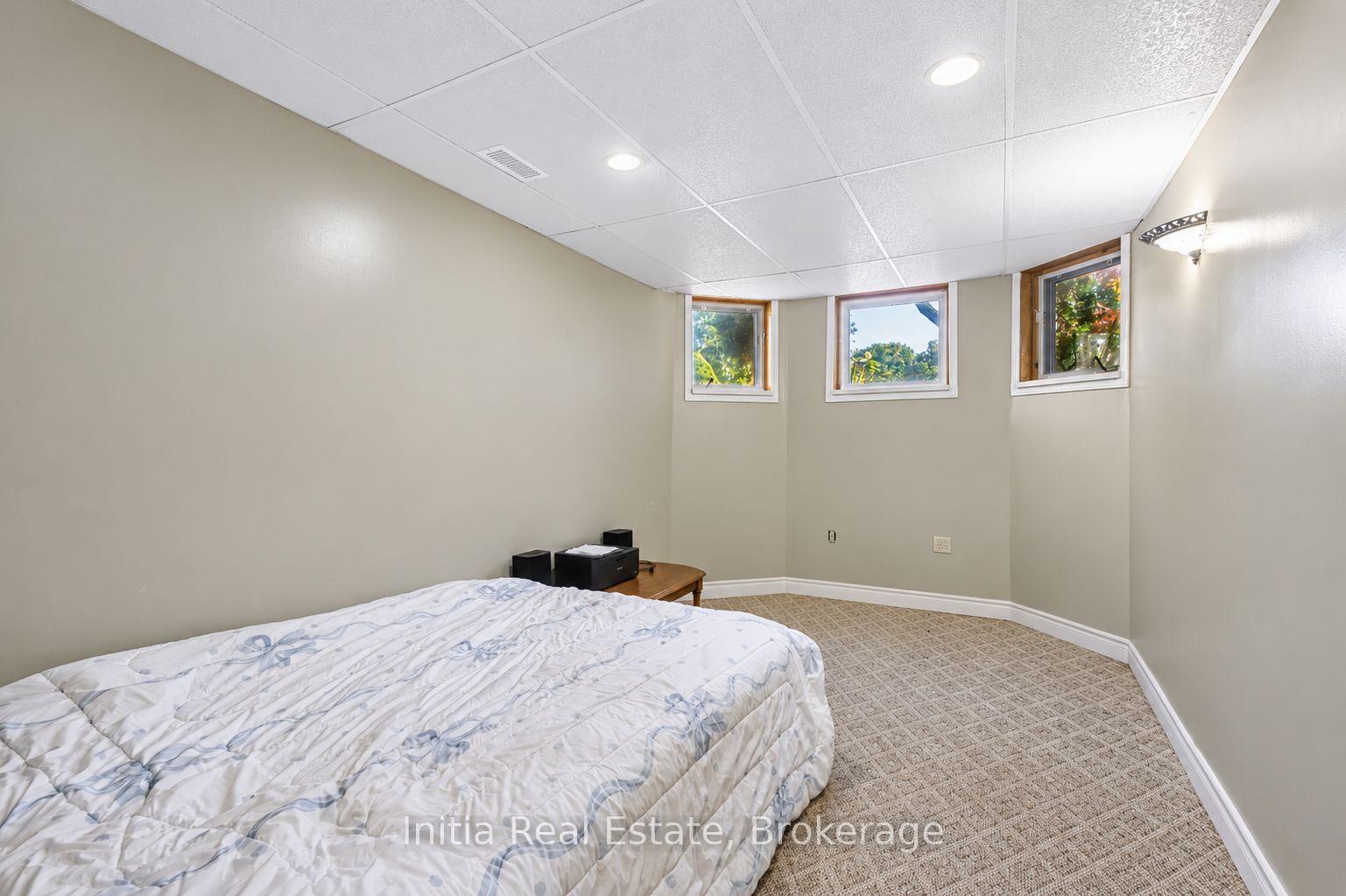 Photo 34 of 726 Sandison Street N, Windsor, Roseland East — HOMEH