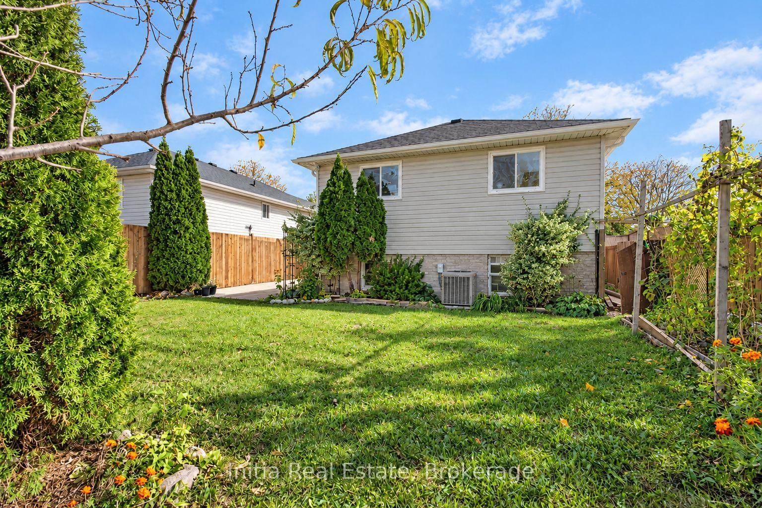 Photo 37 of 726 Sandison Street N, Windsor, Roseland East — HOMEH