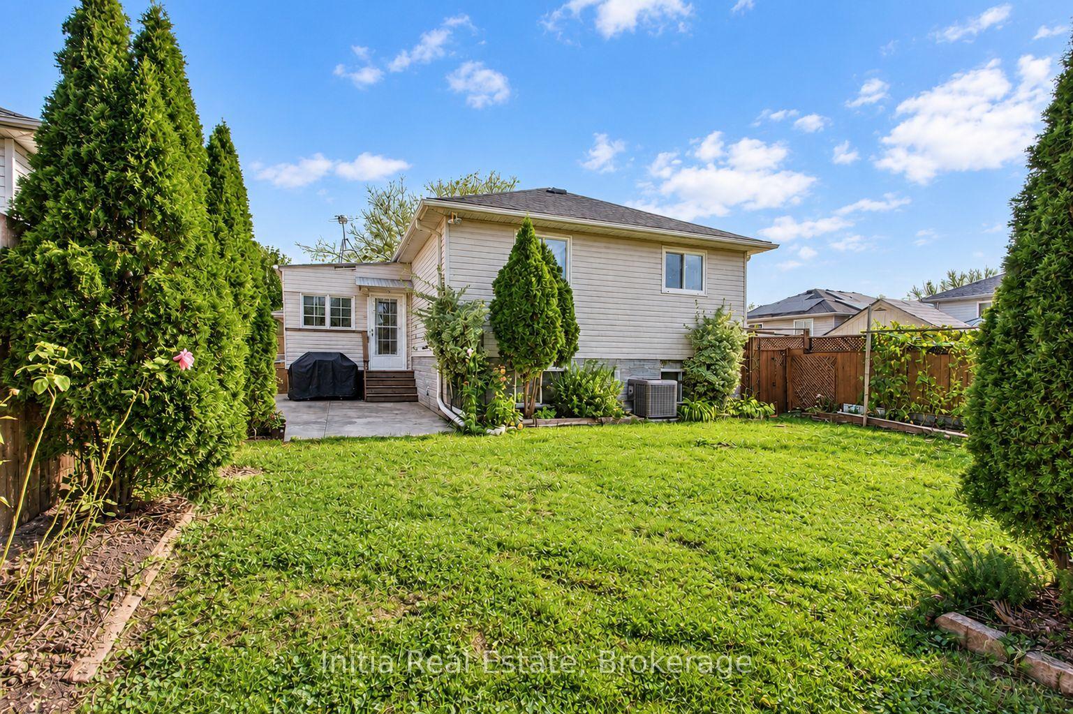 Photo 38 of 726 Sandison Street N, Windsor, Roseland East — HOMEH