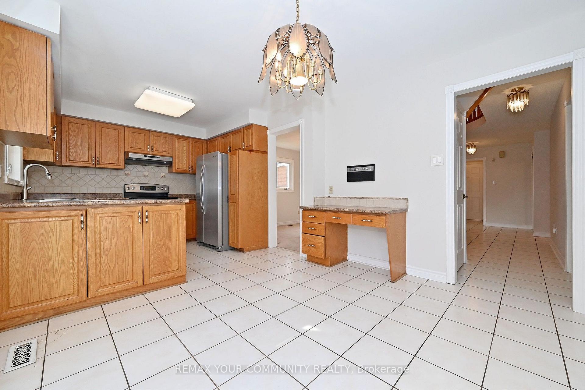 Photo 15 of 38 Muster Court, Markham, Buttonville — HOMEH