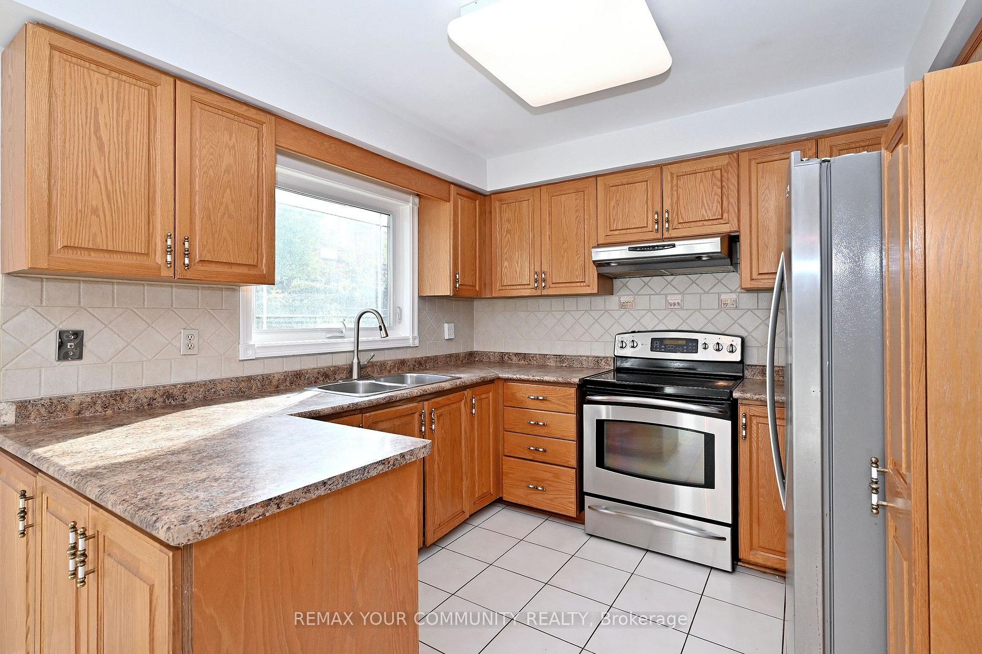 Photo 16 of 38 Muster Court, Markham, Buttonville — HOMEH
