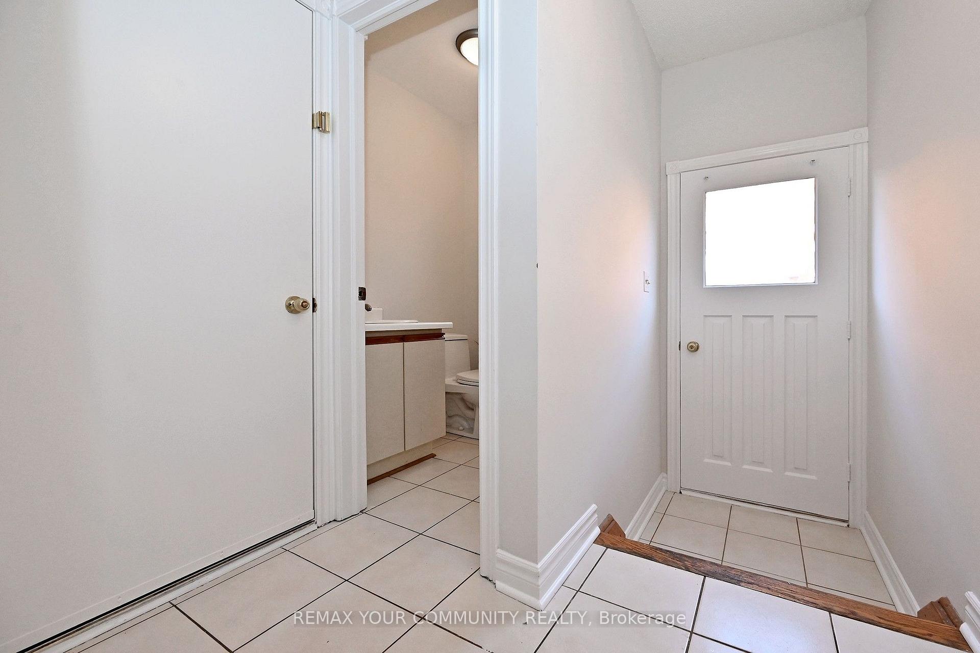 Photo 24 of 38 Muster Court, Markham, Buttonville — HOMEH