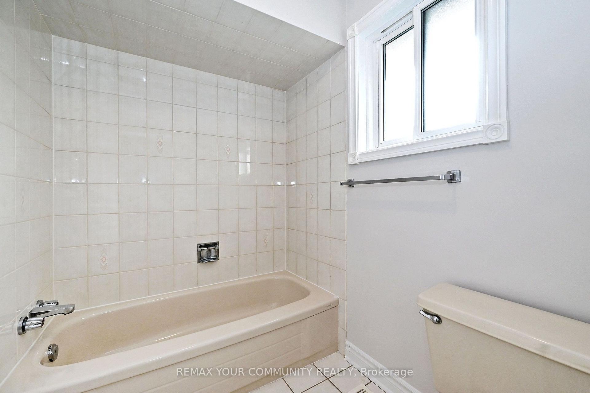 Photo 36 of 38 Muster Court, Markham, Buttonville — HOMEH