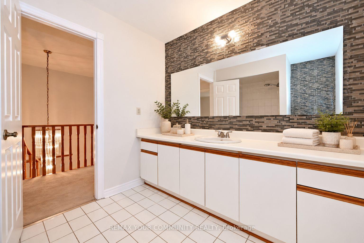 Photo 51 of 38 Muster Court, Markham, Buttonville — HOMEH