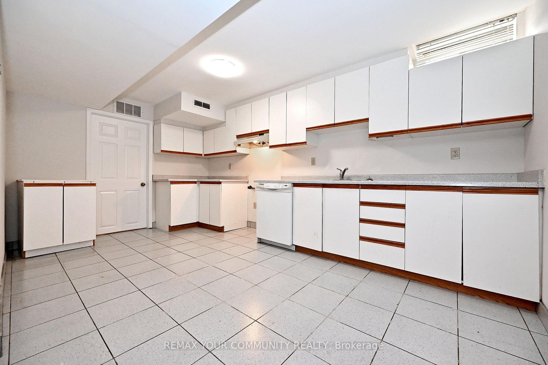 Photo 57 of 38 Muster Court, Markham, Buttonville — HOMEH