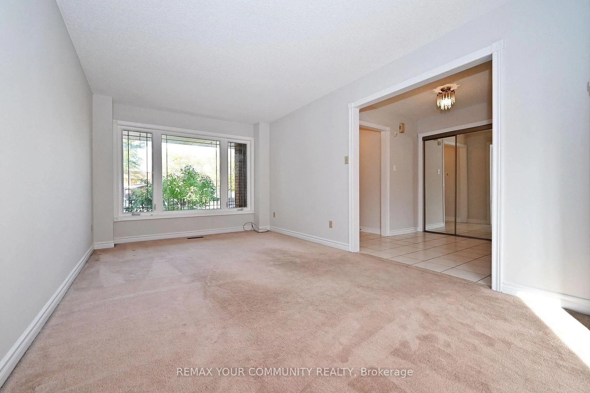 Photo 8 of 38 Muster Court, Markham, Buttonville — HOMEH