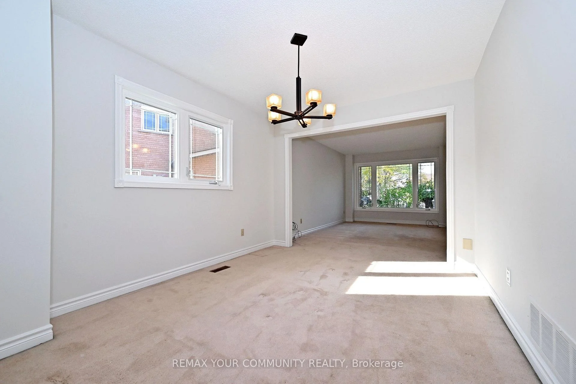 Photo 9 of 38 Muster Court, Markham, Buttonville — HOMEH