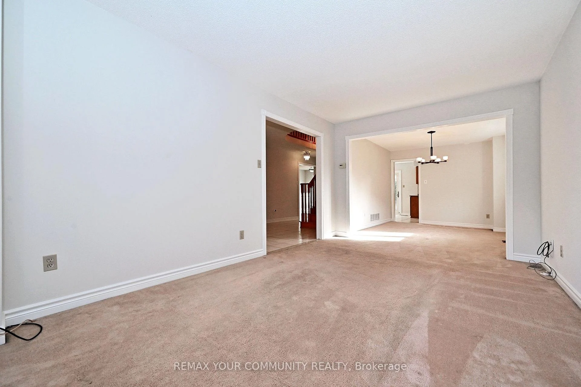 Photo 11 of 38 Muster Court, Markham, Buttonville — HOMEH