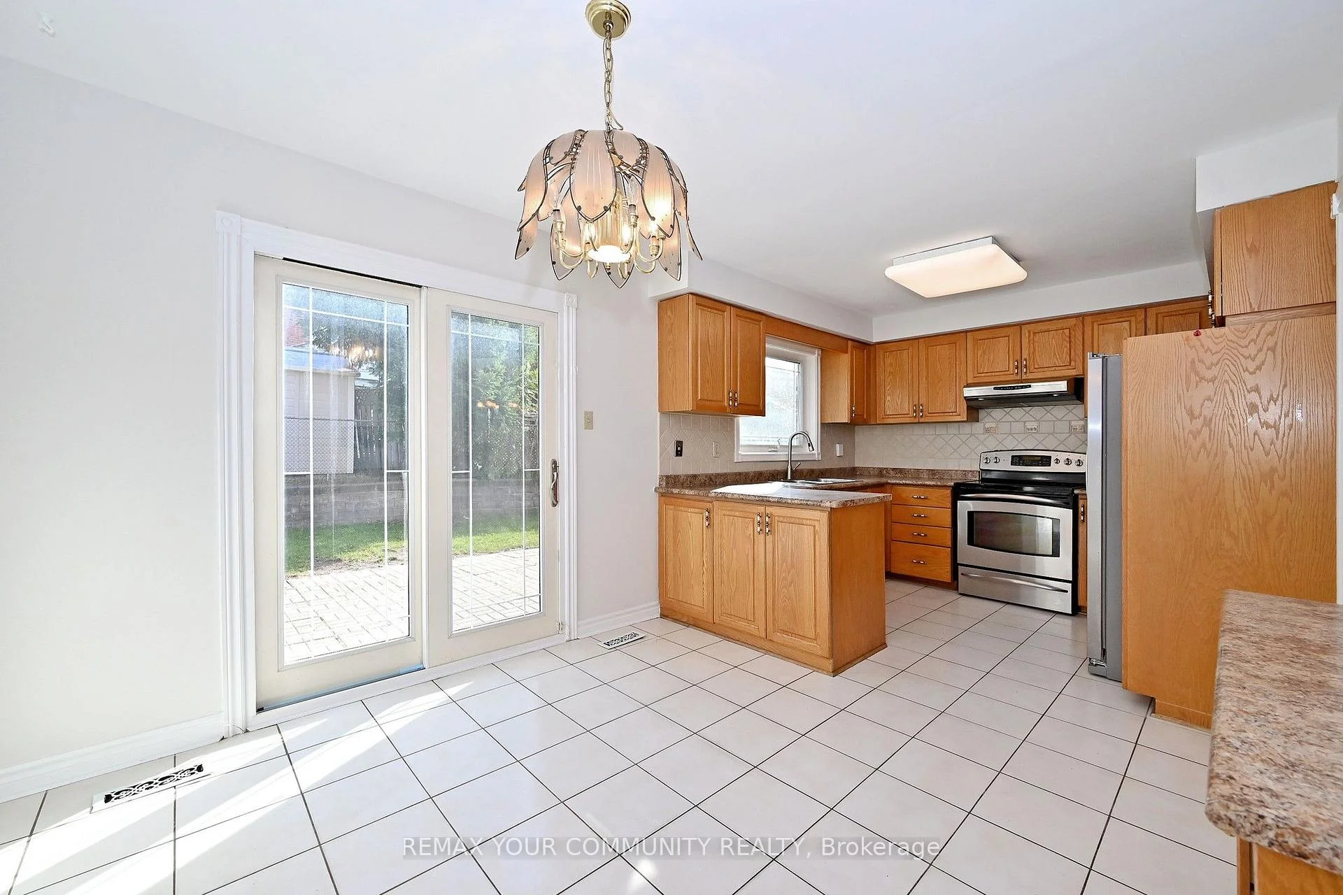 Photo 14 of 38 Muster Court, Markham, Buttonville — HOMEH
